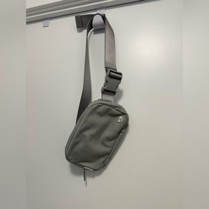 Lululemon Everywhere Belt Bag